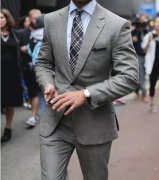 有沒有發(fā)現(xiàn) 越帥的人越愛穿西裝